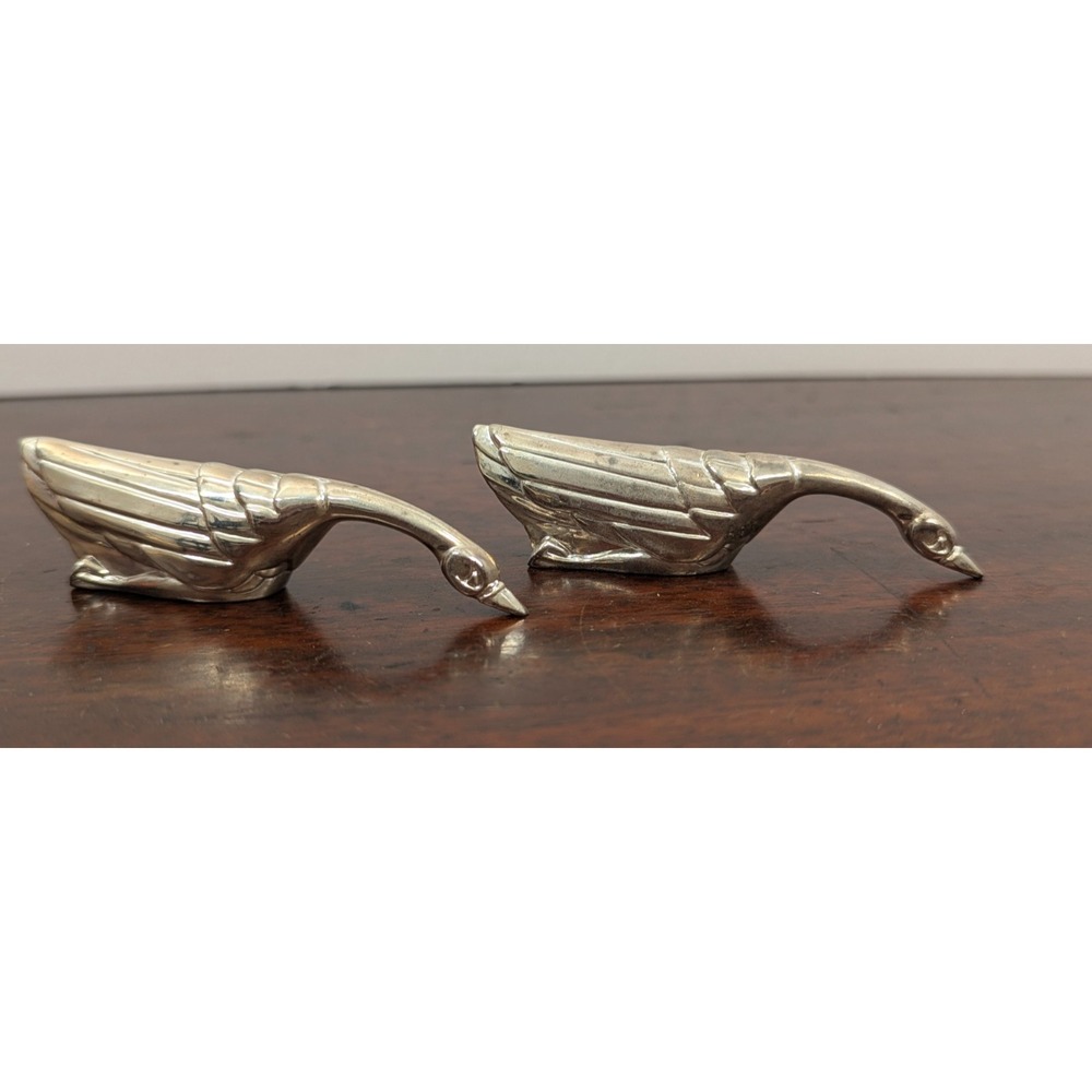 Vintage Pair Swan Knife Rests Silver Tone Bird Figural Tableware Unmarked 3" - Picture 2 of 7
